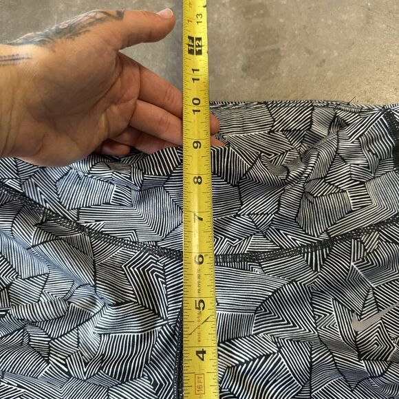 Nike Dri Fit Cropped Legging XS Black White Geometric Mesh‎ Workout Gym Running - Picture 5 of 13